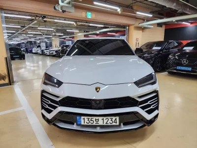 Lamborghini URUS