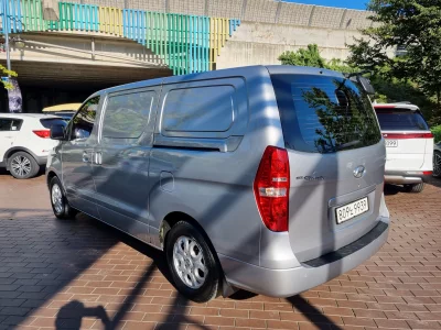Hyundai Starex
