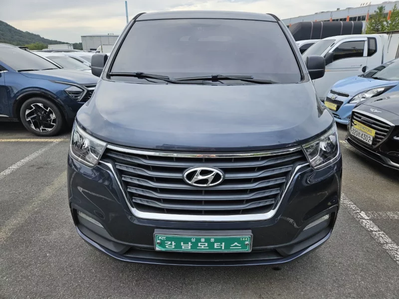 Hyundai Starex