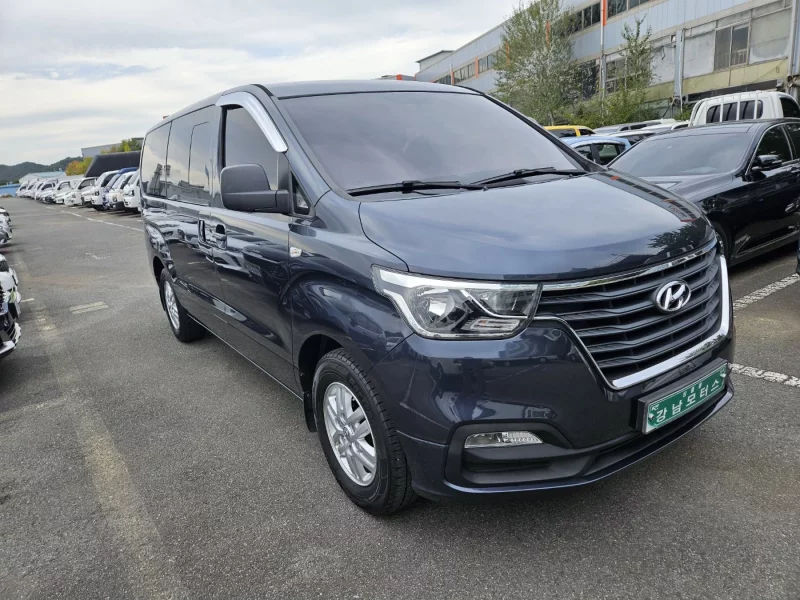 Hyundai Starex