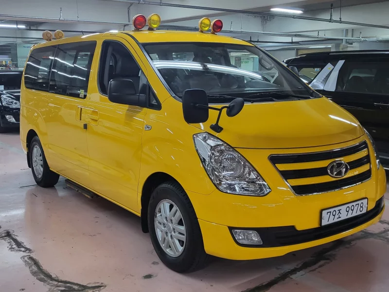 Hyundai Starex