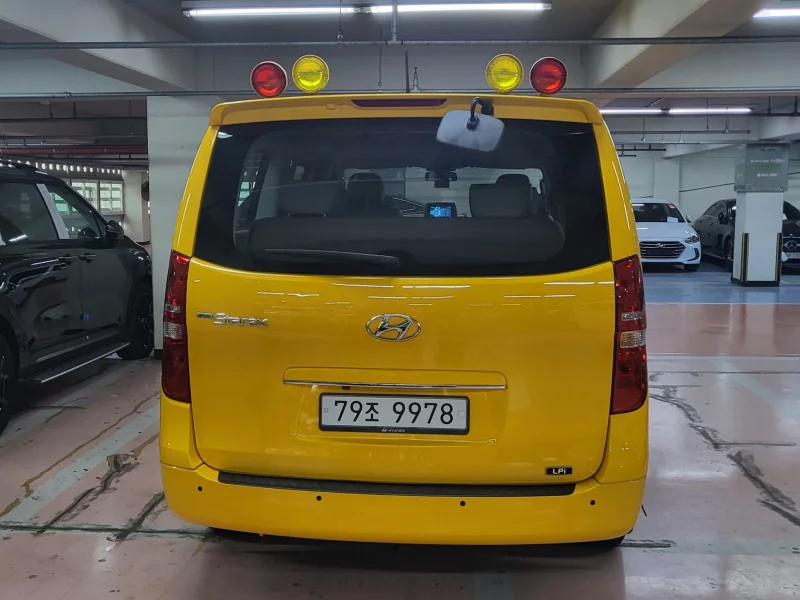 Hyundai Starex