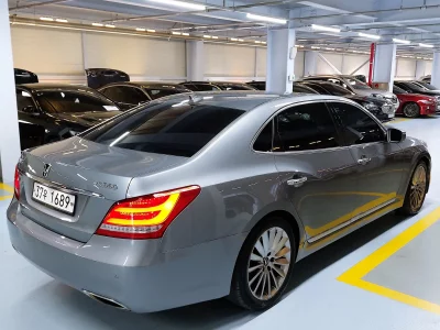 Hyundai Equus