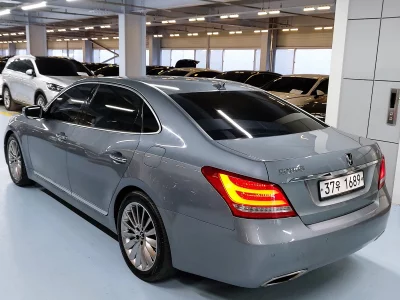 Hyundai Equus