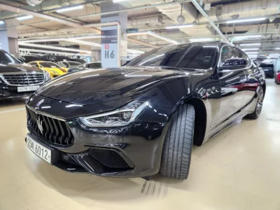 Maserati GHIBLI