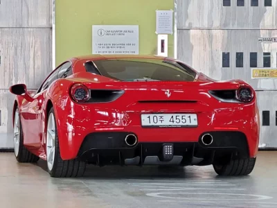 Ferrari 488