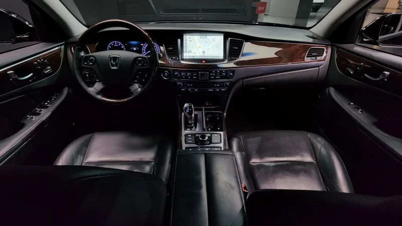 Hyundai Equus
