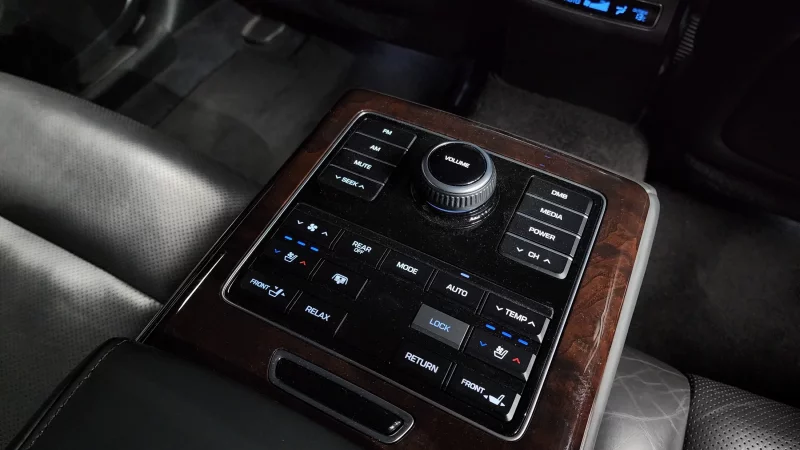 Hyundai Equus