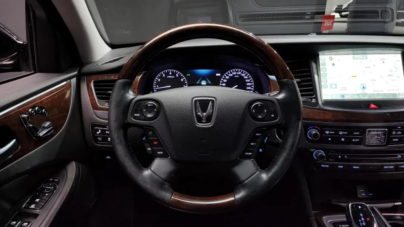 Hyundai Equus