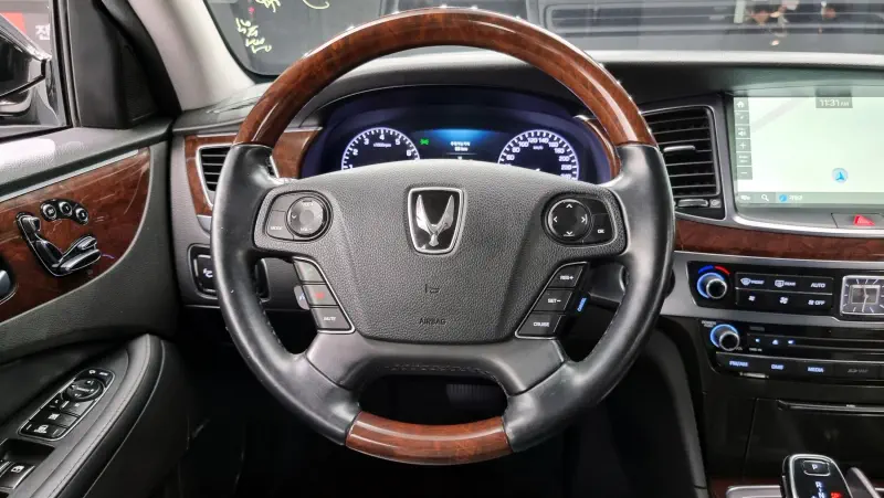 Hyundai Equus