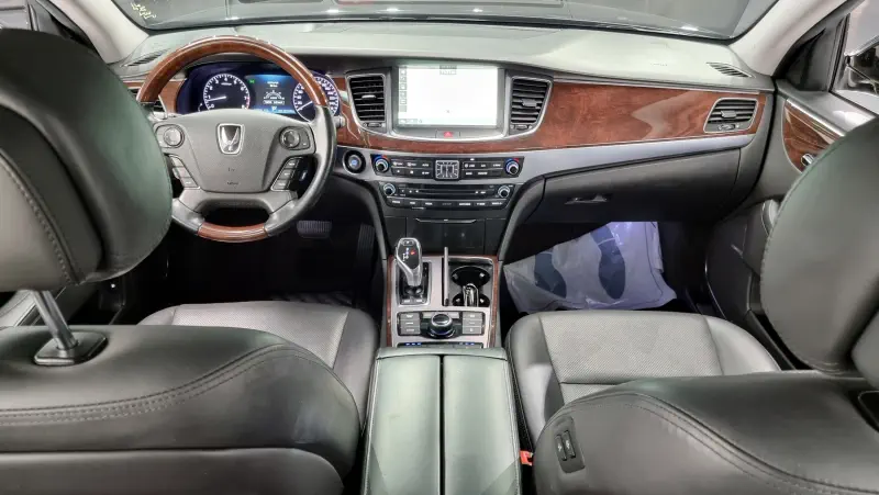 Hyundai Equus