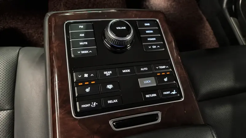 Hyundai Equus