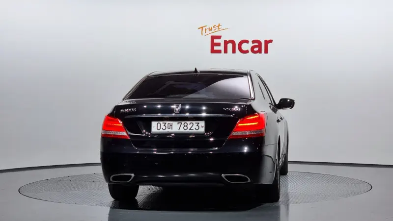 Hyundai Equus