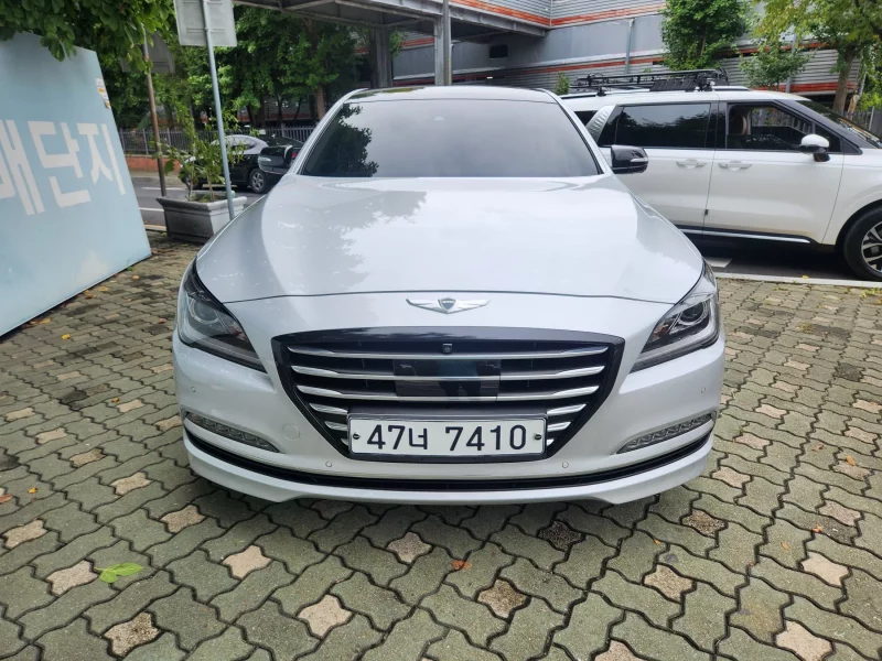 Hyundai Genesis