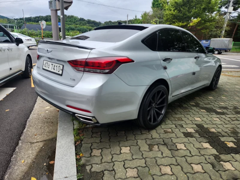 Hyundai Genesis