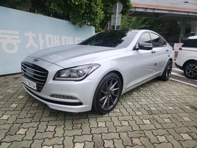 Hyundai Genesis