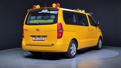 Hyundai Starex