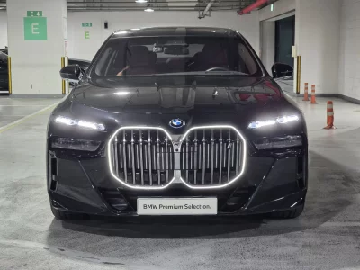 BMW i7