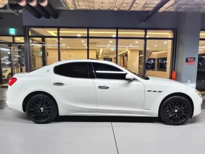 Maserati GHIBLI