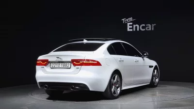 Jaguar XE