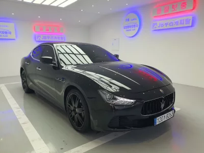 Maserati GHIBLI