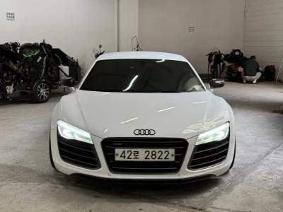 Audi R8