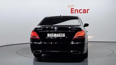 Hyundai Equus