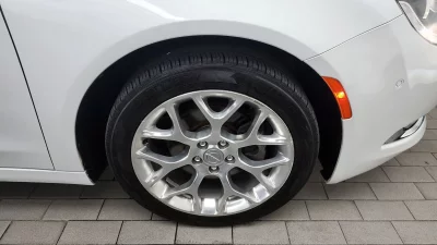 Chrysler 200