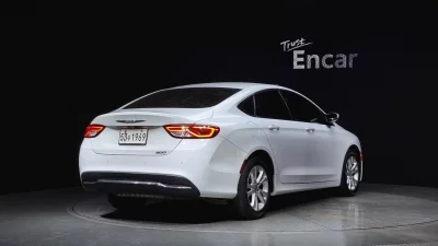 Chrysler 200