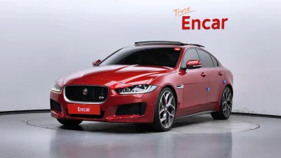 Jaguar XE