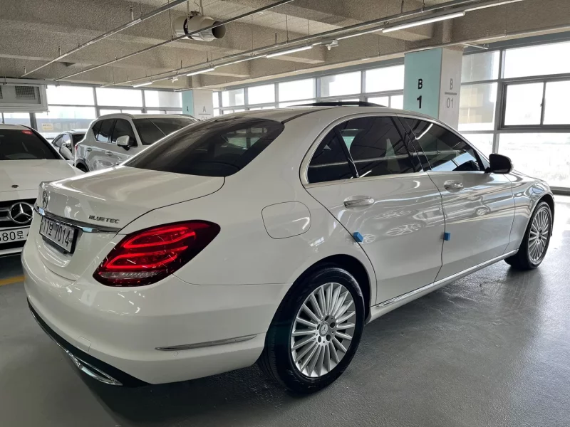 Mercedes-Benz C-Class