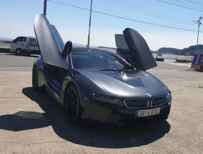 BMW i8