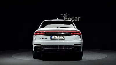 Audi RSQ8